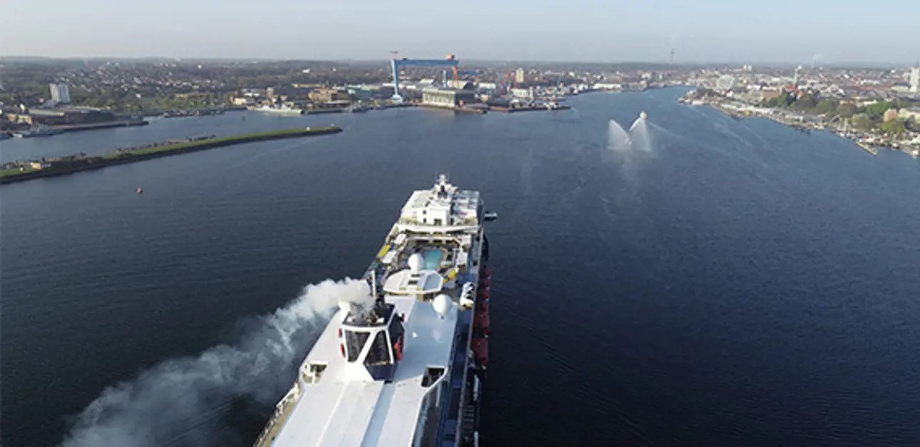 Mein Schiff 1 570x277.jpg